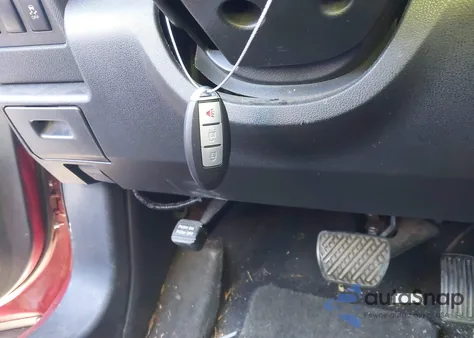 2013 Nissan Rogue S z USA, uszkodzony, nr VIN JN8AS5MT8DW512547